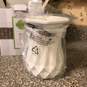 Scentsy Alabaster New in Box